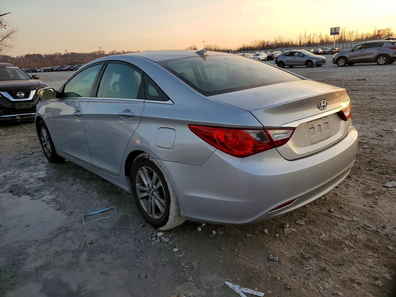 2012 HYUNDAI SONATA GLS photo 2