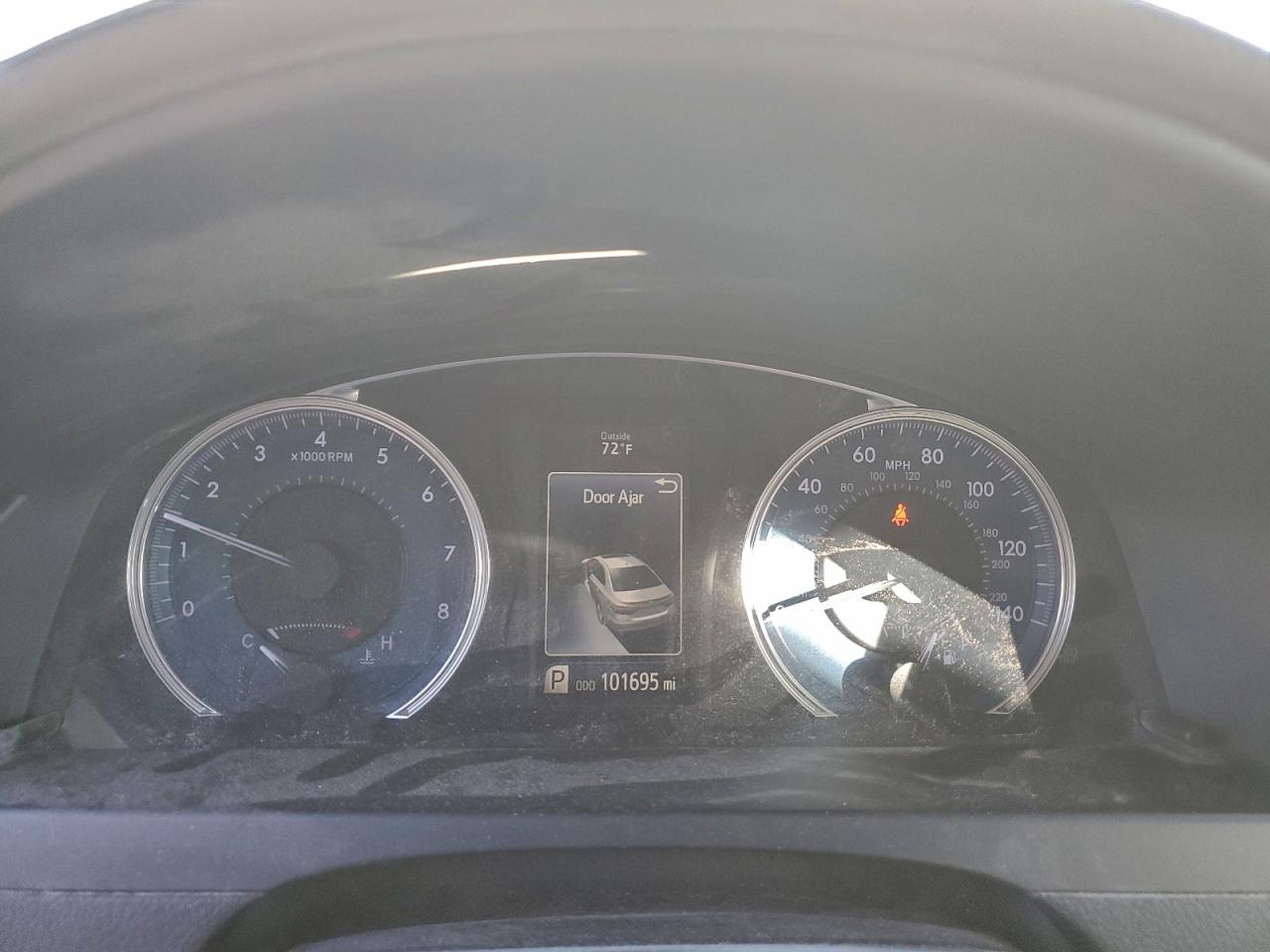 2017 TOYOTA CAMRY LE photo 9