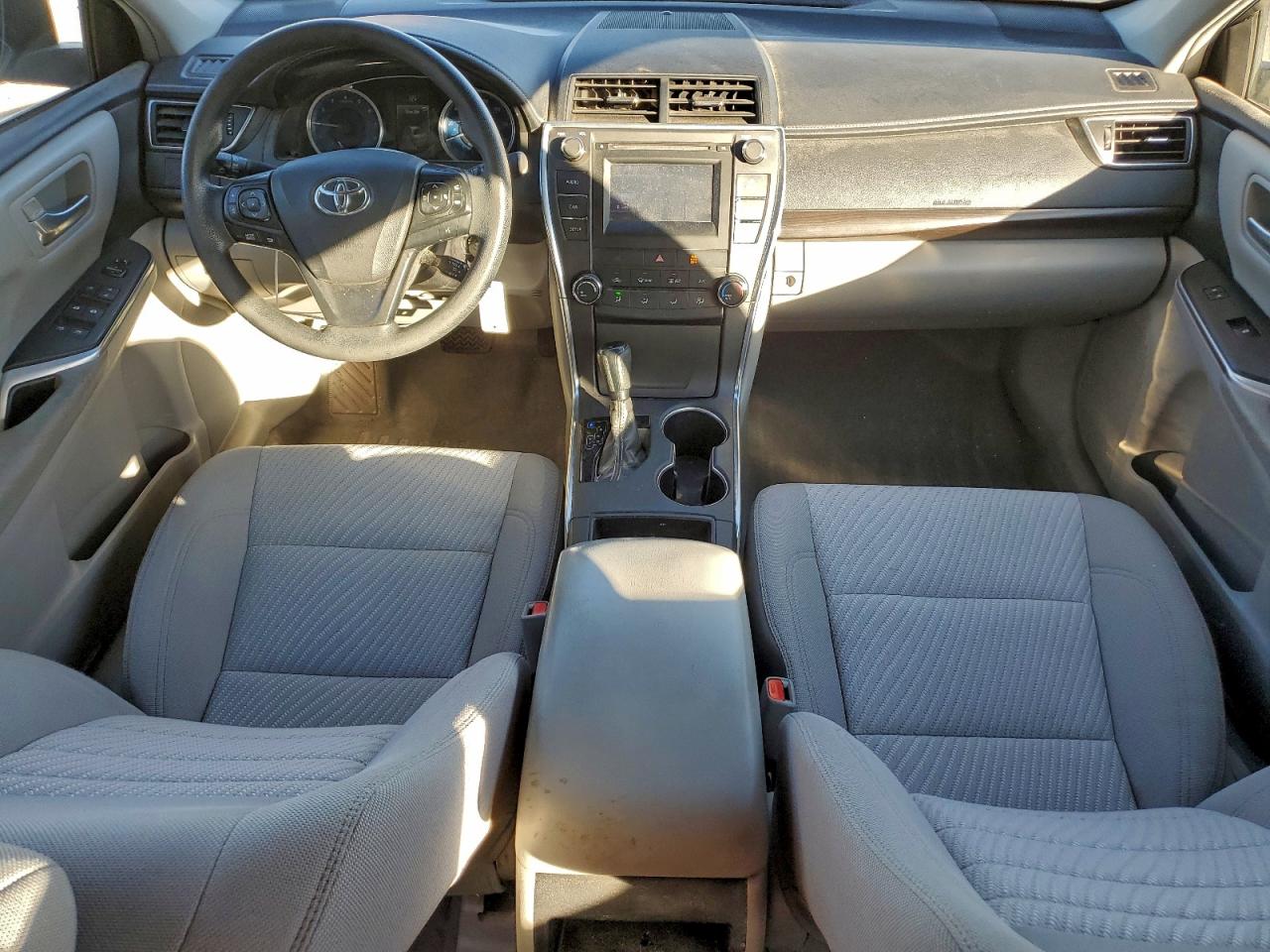 2017 TOYOTA CAMRY LE photo 8