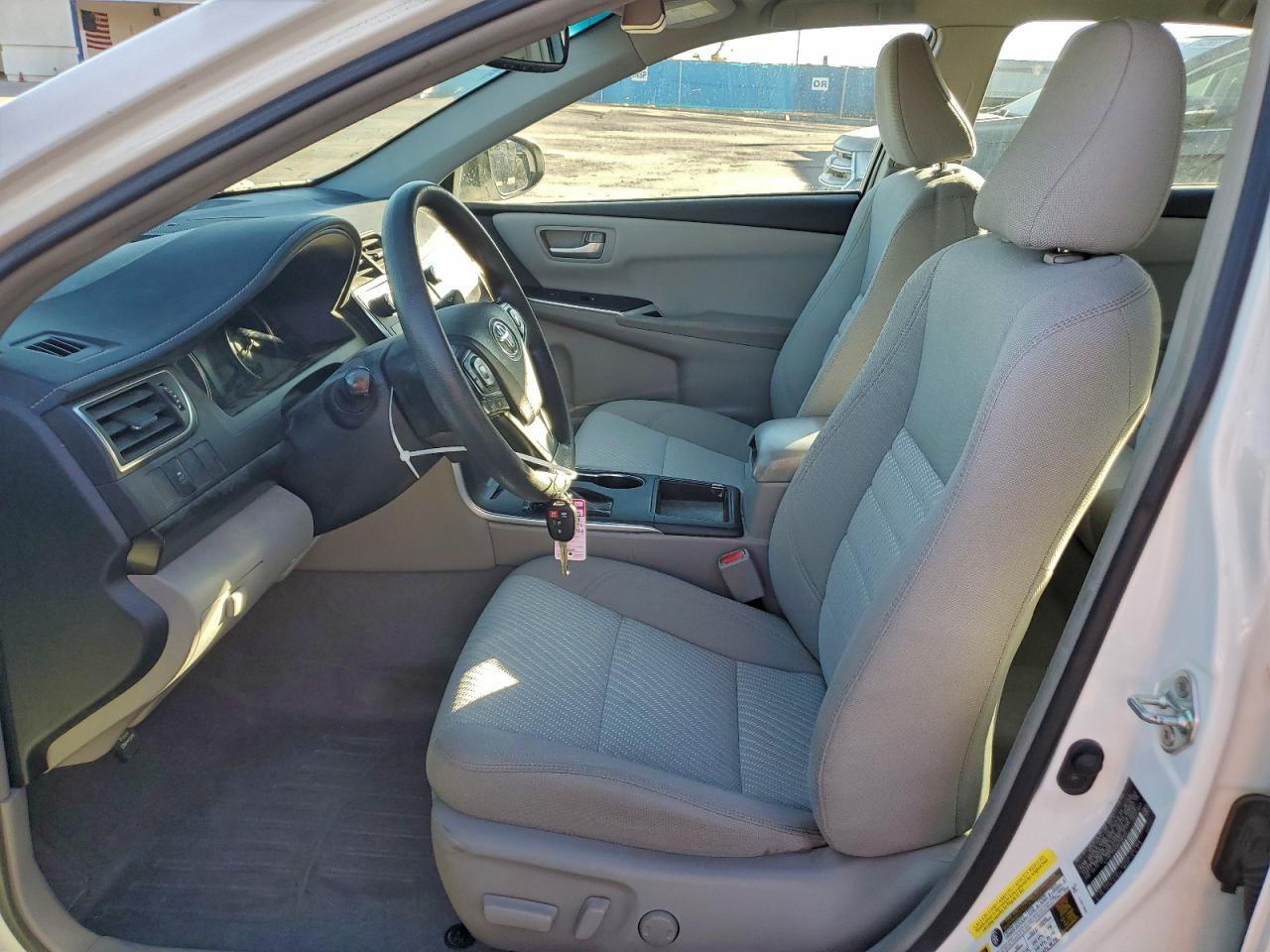 2017 TOYOTA CAMRY LE photo 7