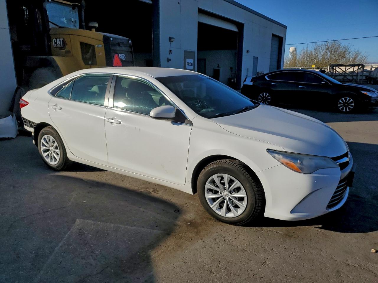 2017 TOYOTA CAMRY LE photo 4