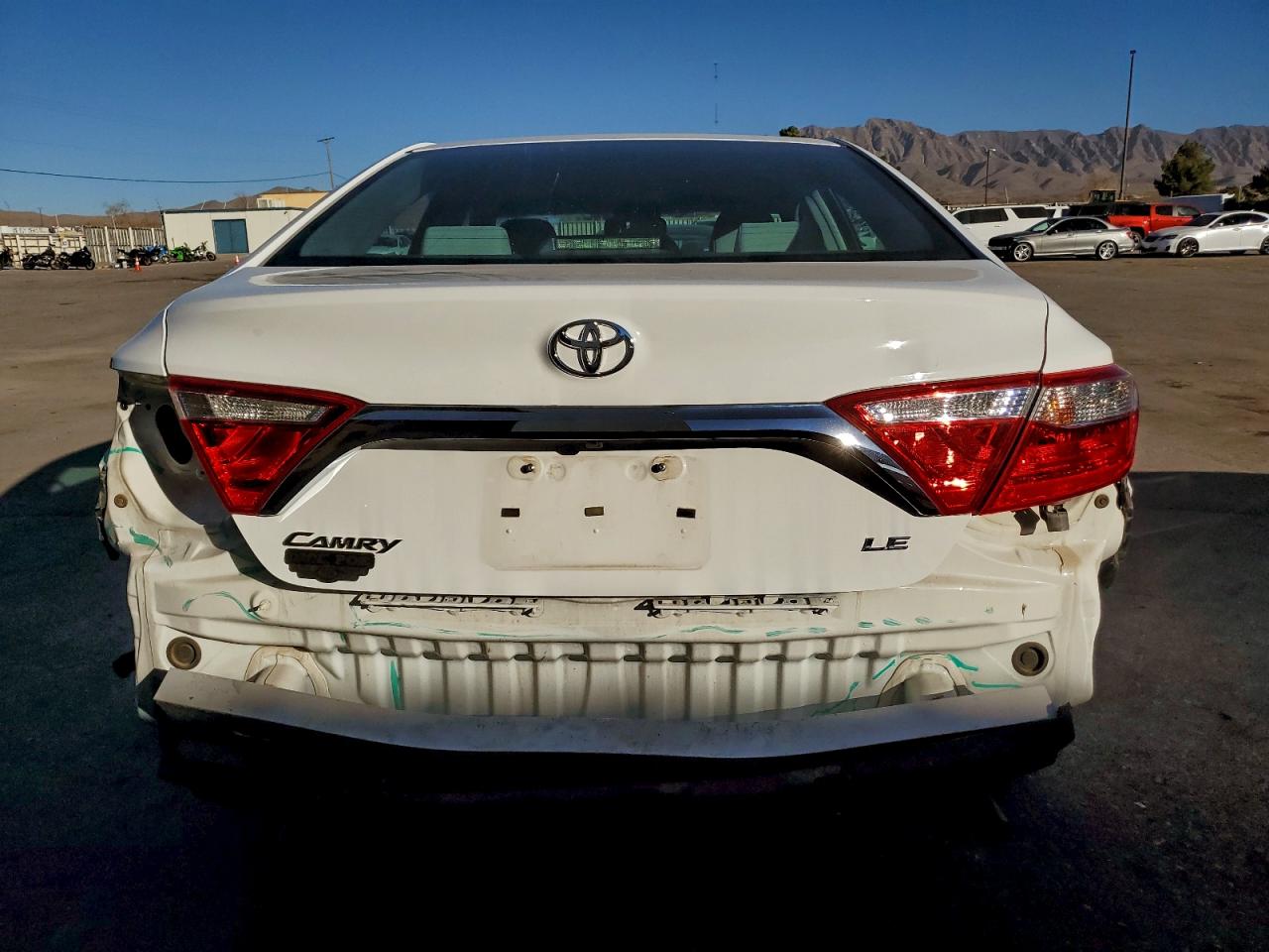 2017 TOYOTA CAMRY LE photo 6