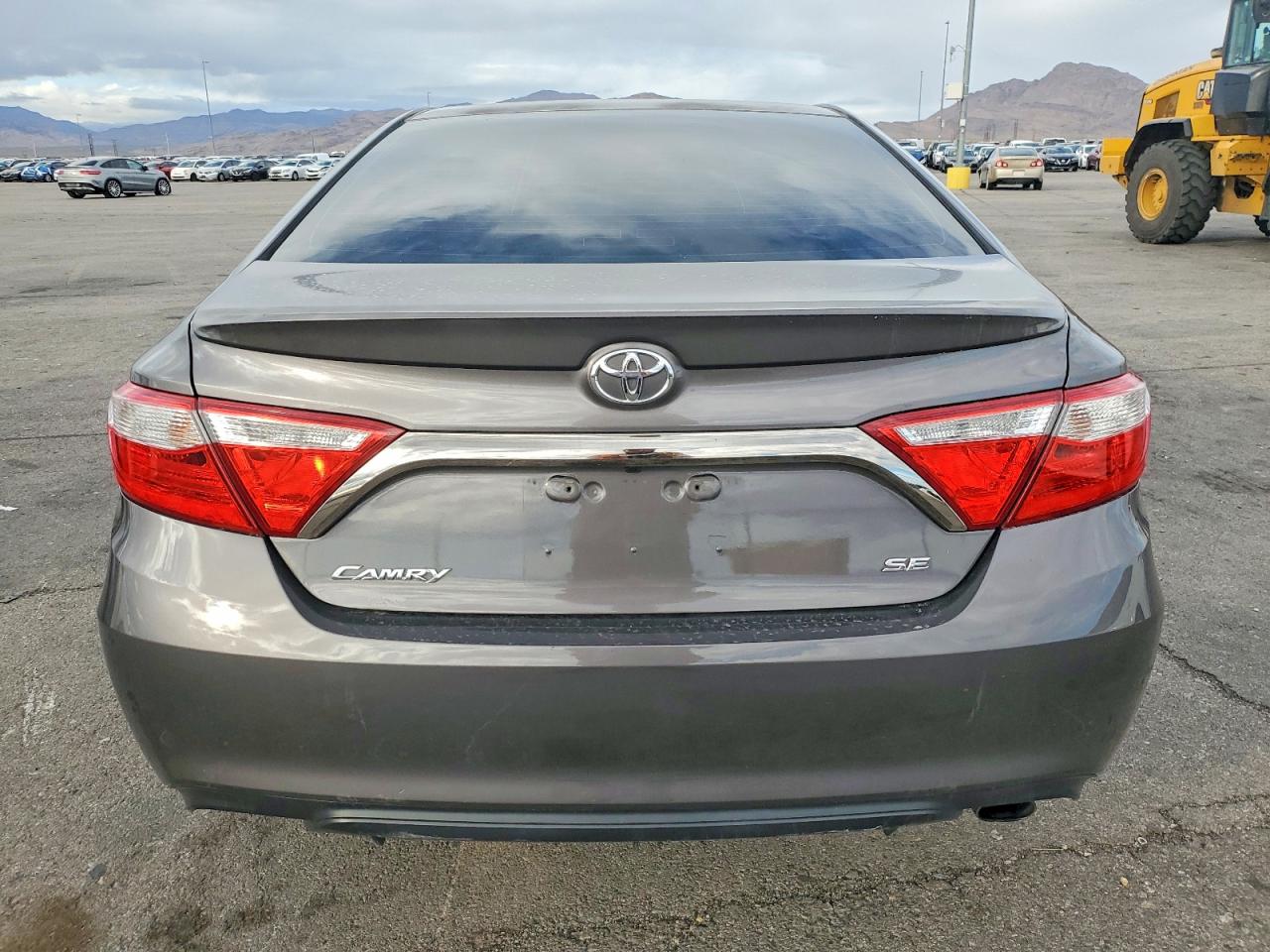 2015 TOYOTA CAMRY LE photo 6