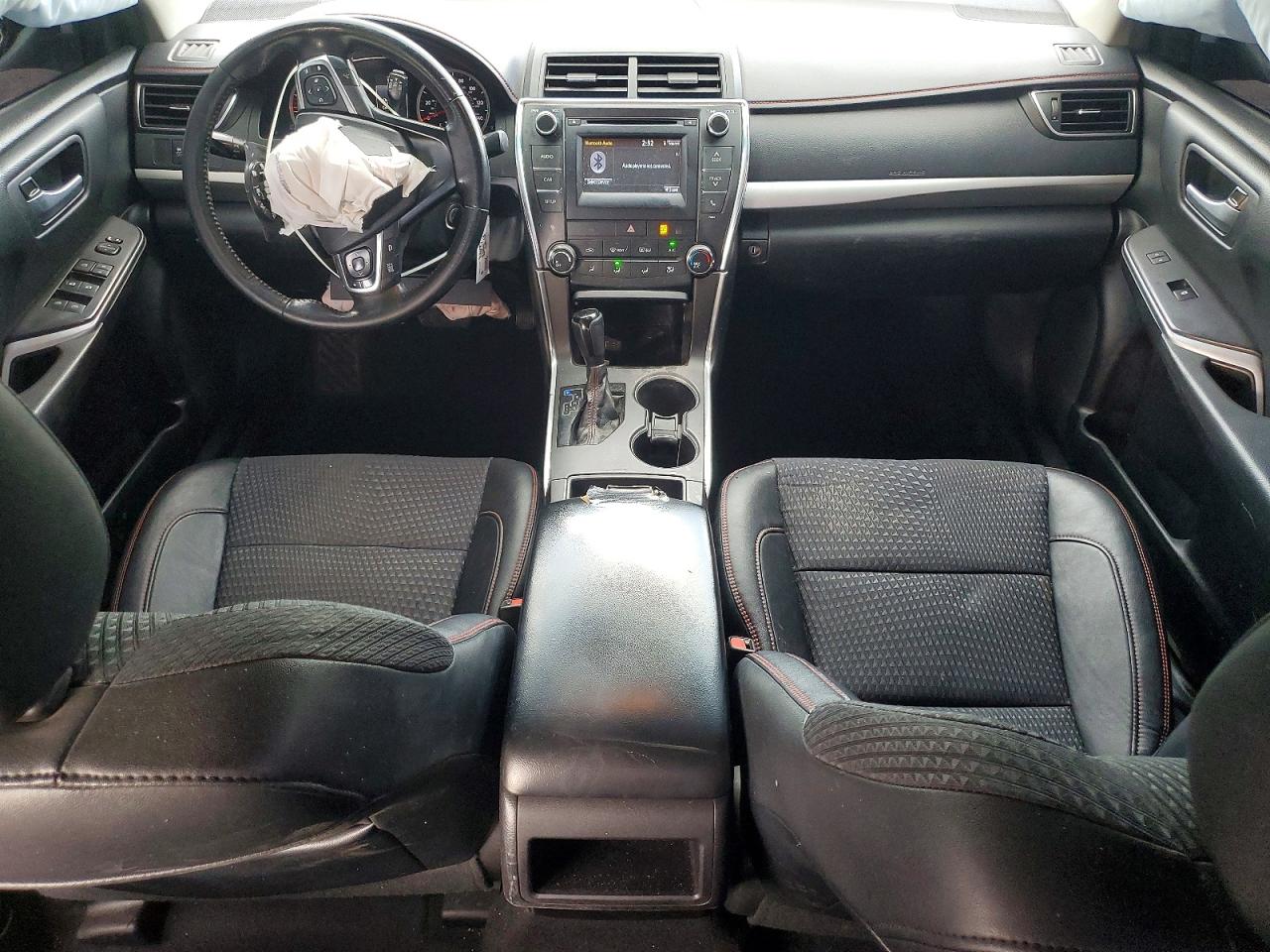 2015 TOYOTA CAMRY LE photo 8