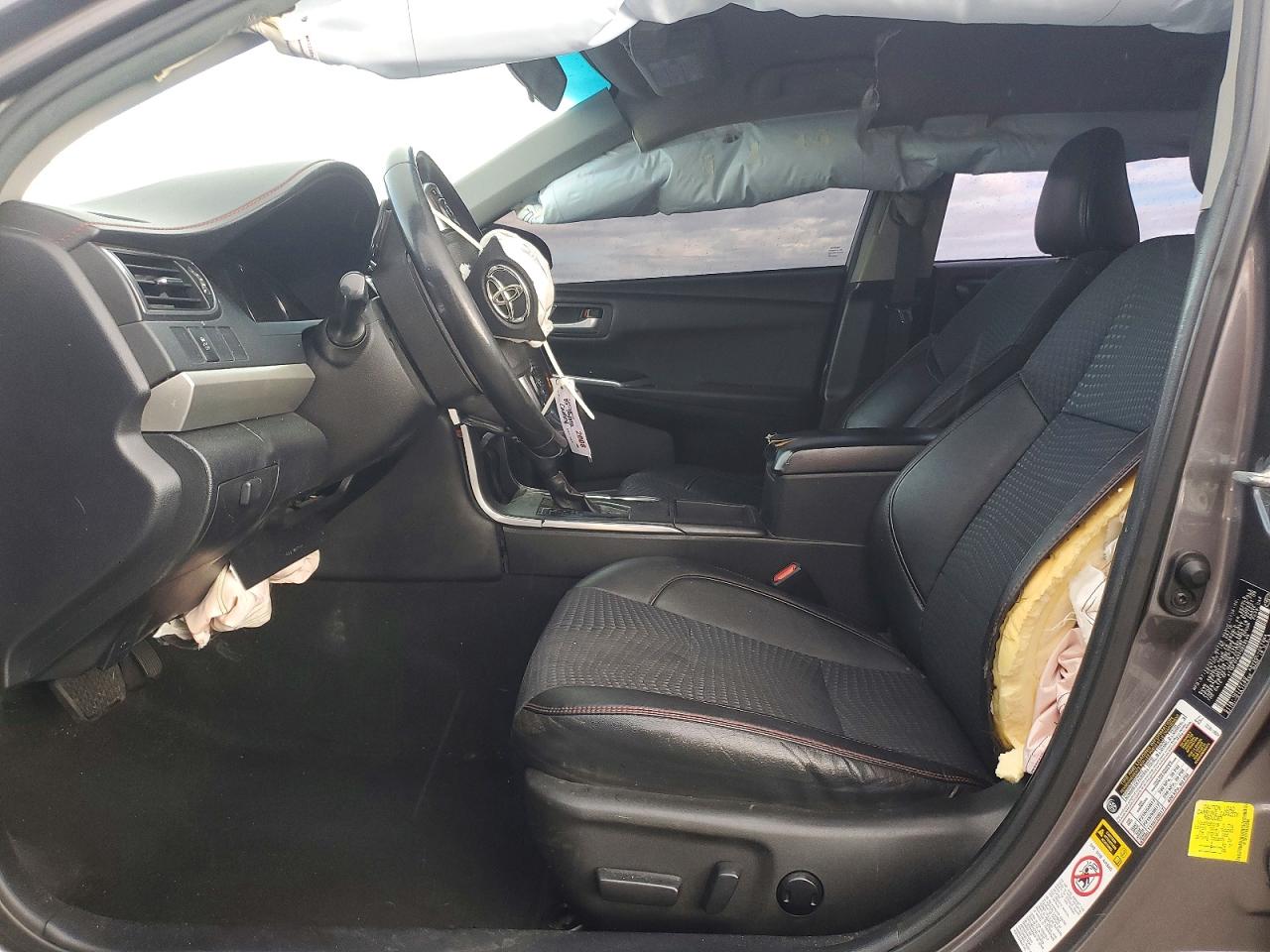 2015 TOYOTA CAMRY LE photo 7