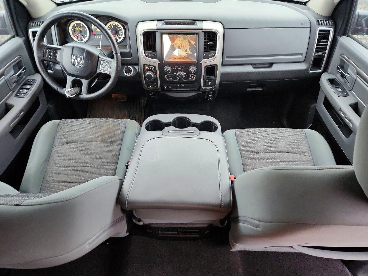 2016 RAM 1500 SLT photo 15