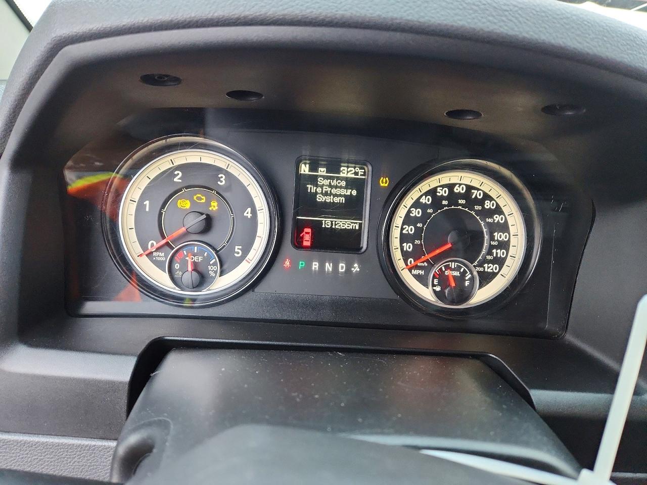 2016 RAM 1500 SLT photo 17