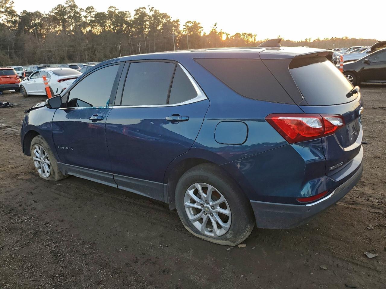 2019 CHEVROLET EQUINOX LT photo 2