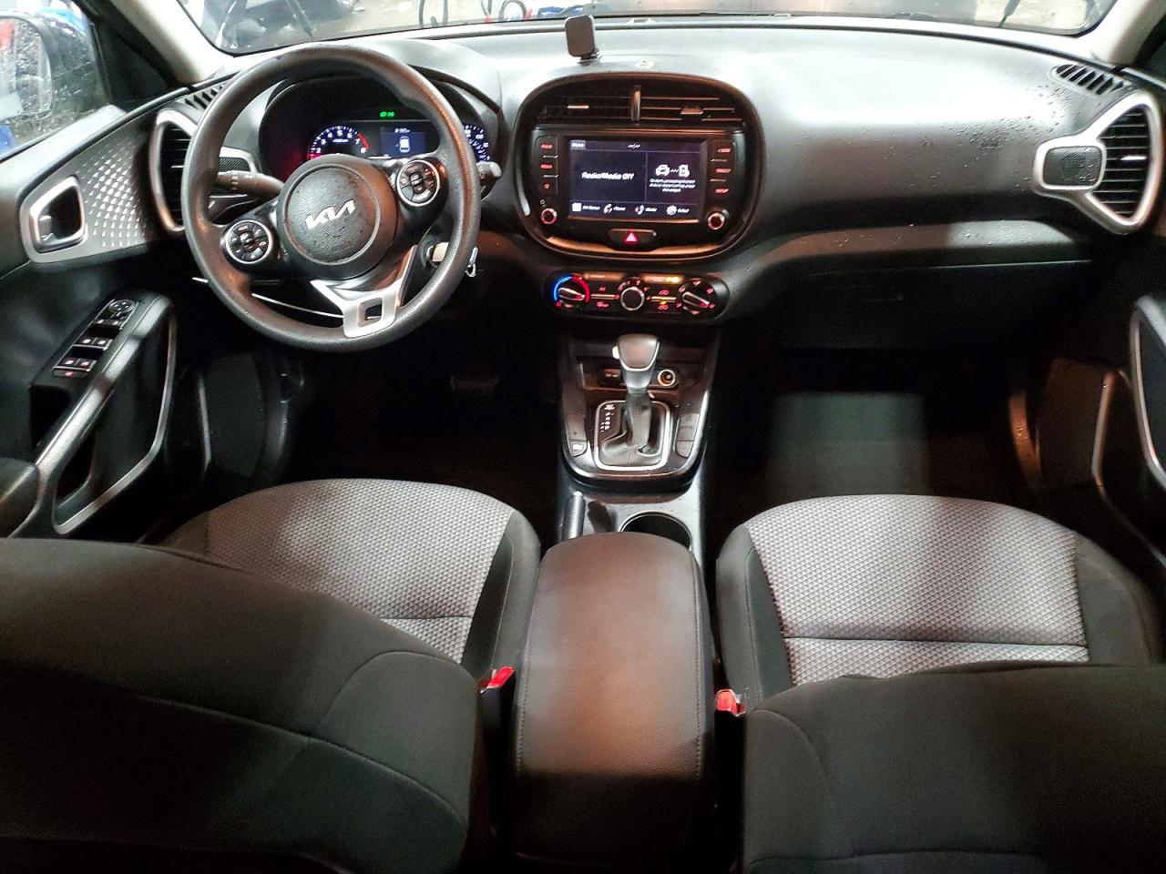 2022 KIA SOUL LX photo 8
