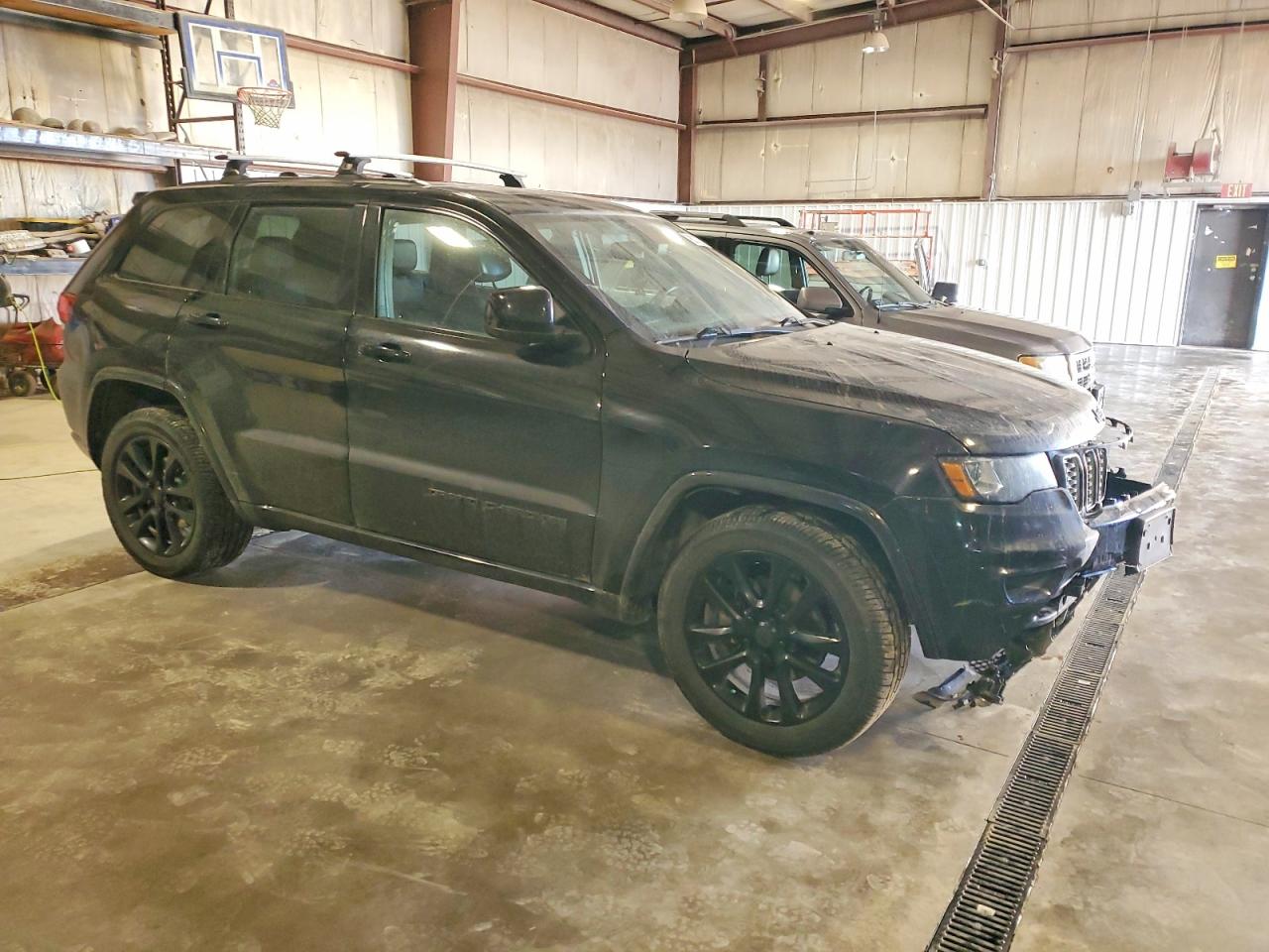 2019 JEEP GRAND CHEROKEE LAREDO photo 4