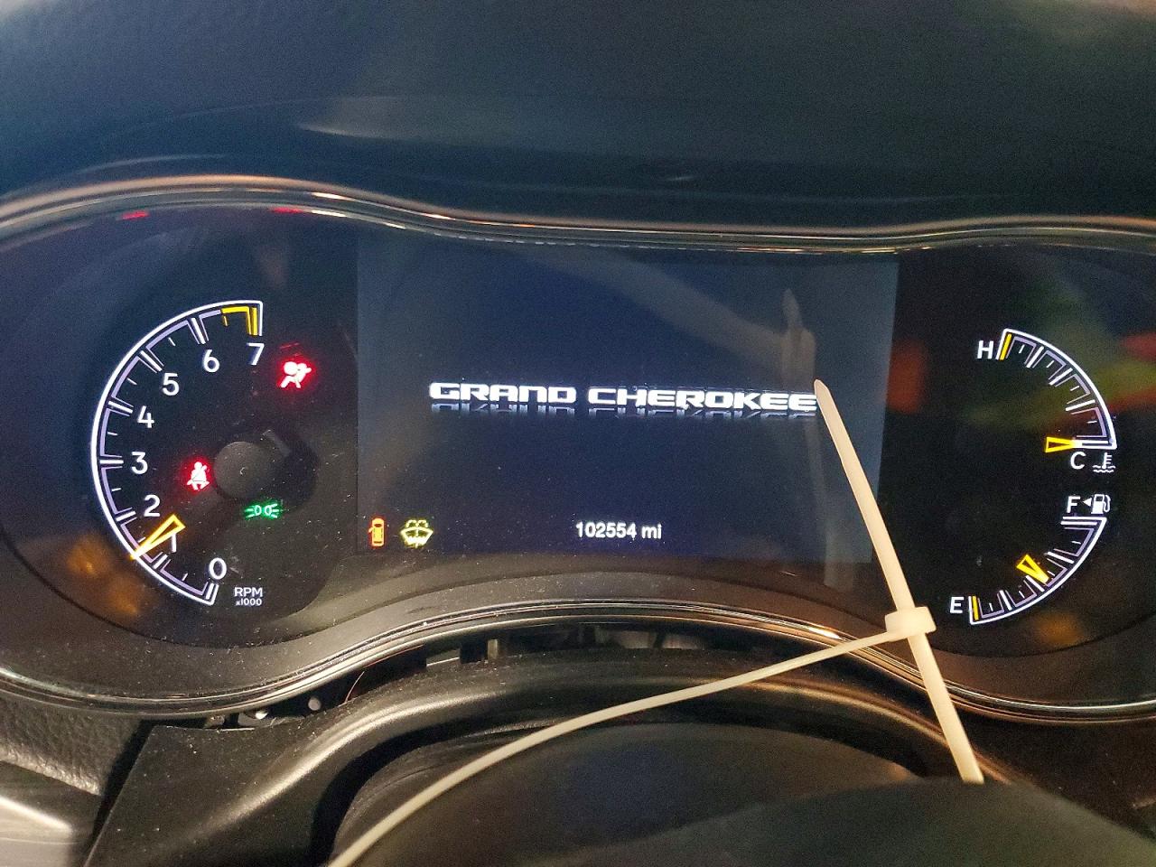 2019 JEEP GRAND CHEROKEE LAREDO photo 9