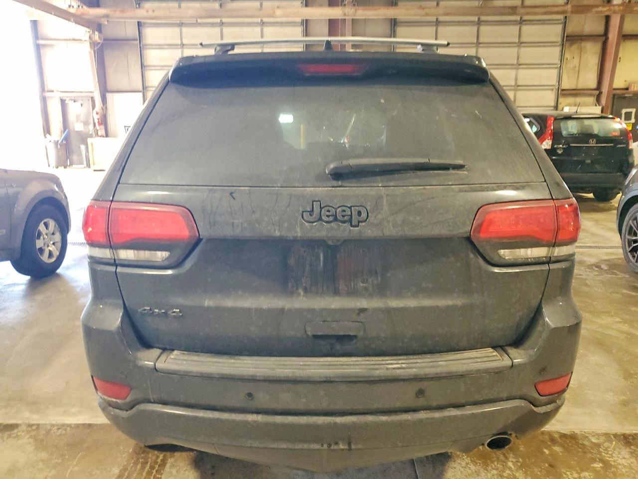 2019 JEEP GRAND CHEROKEE LAREDO photo 6