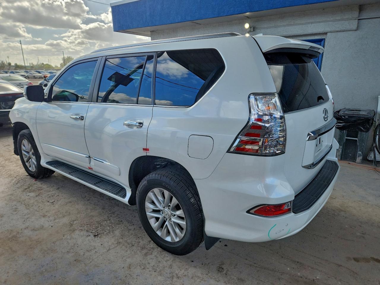 2018 LEXUS GX 460 photo 2
