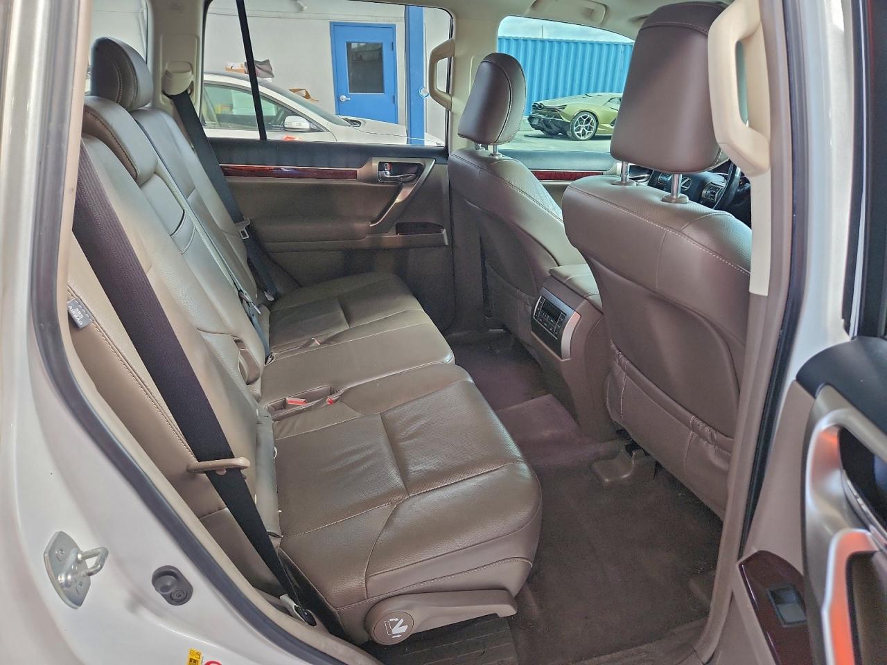 2018 LEXUS GX 460 photo 11