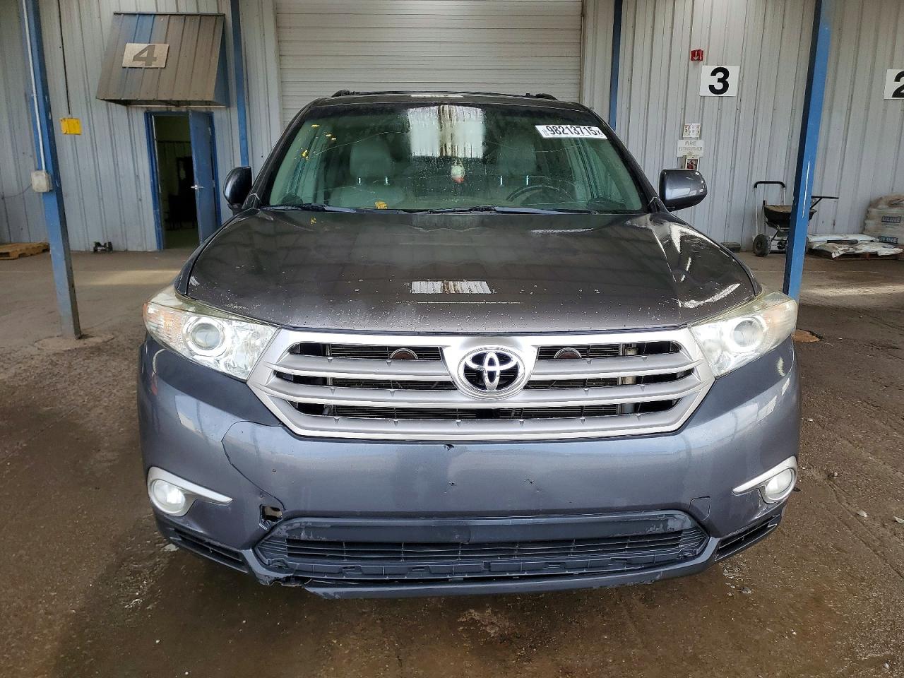2012 TOYOTA HIGHLANDER BASE photo 5