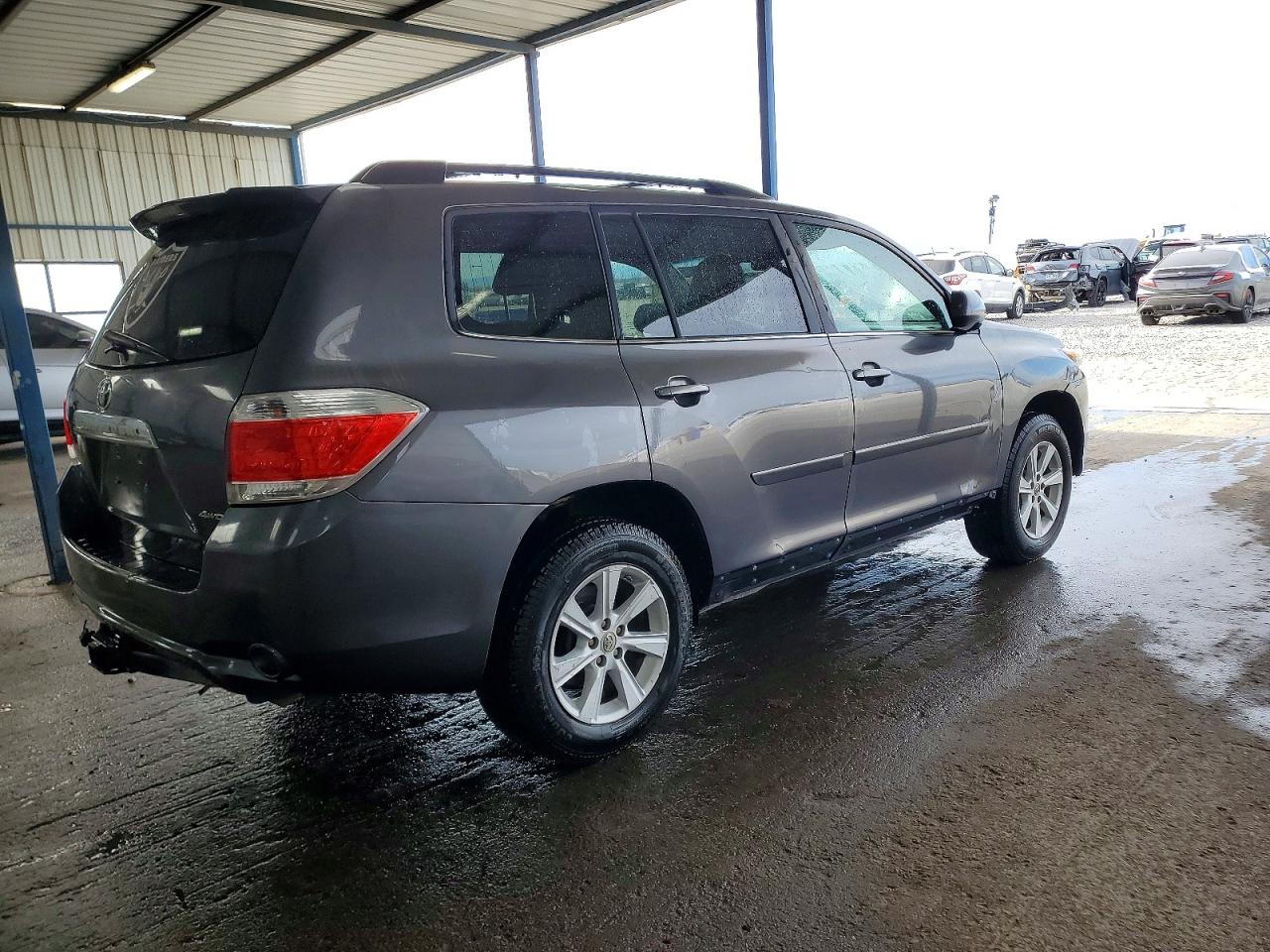 2012 TOYOTA HIGHLANDER BASE photo 3