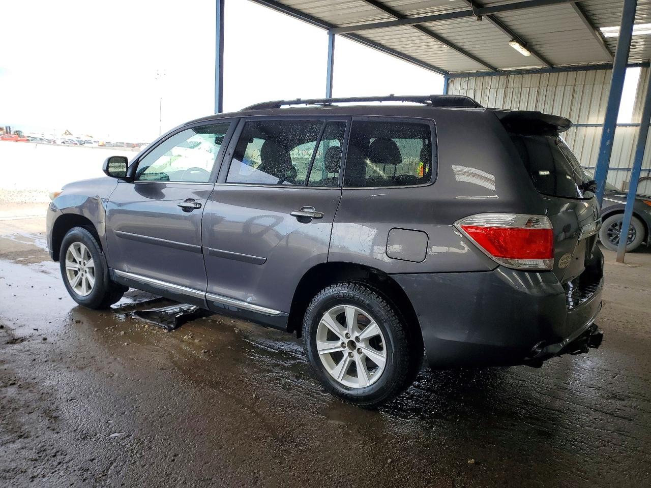 2012 TOYOTA HIGHLANDER BASE photo 2