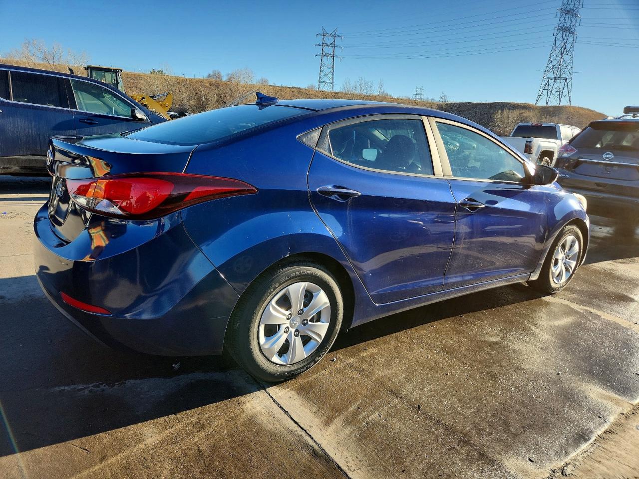 2016 HYUNDAI ELANTRA SE photo 5