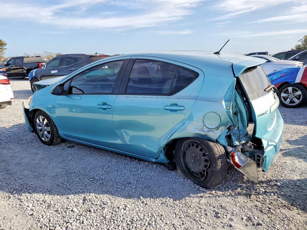 2013 TOYOTA PRIUS C photo 2