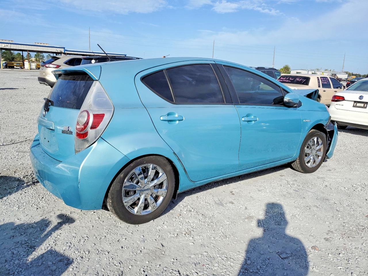 2013 TOYOTA PRIUS C photo 3