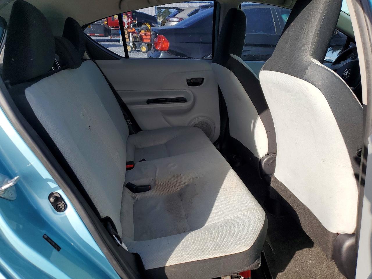 2013 TOYOTA PRIUS C photo 11