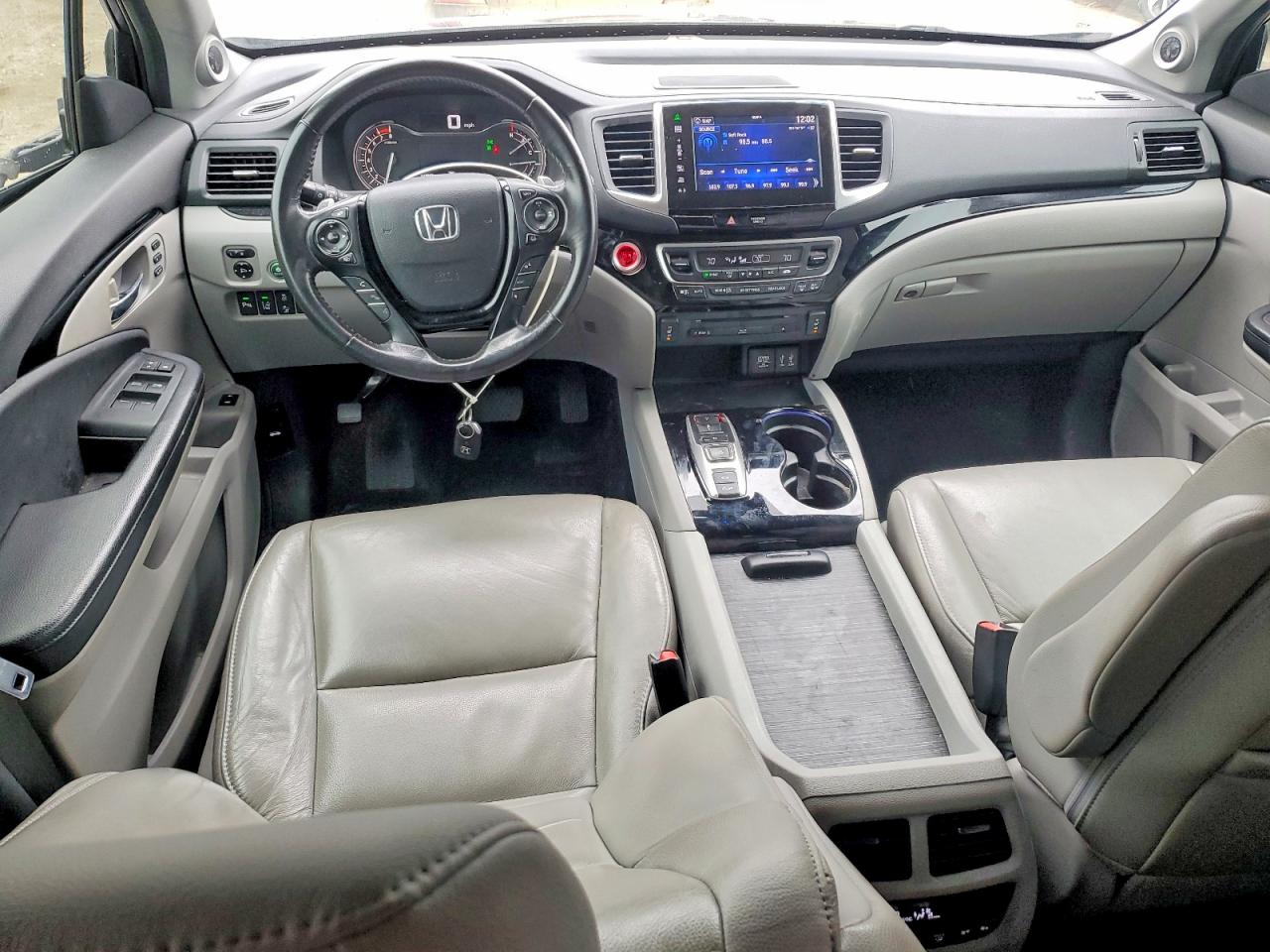 2016 HONDA PILOT TOURING photo 8