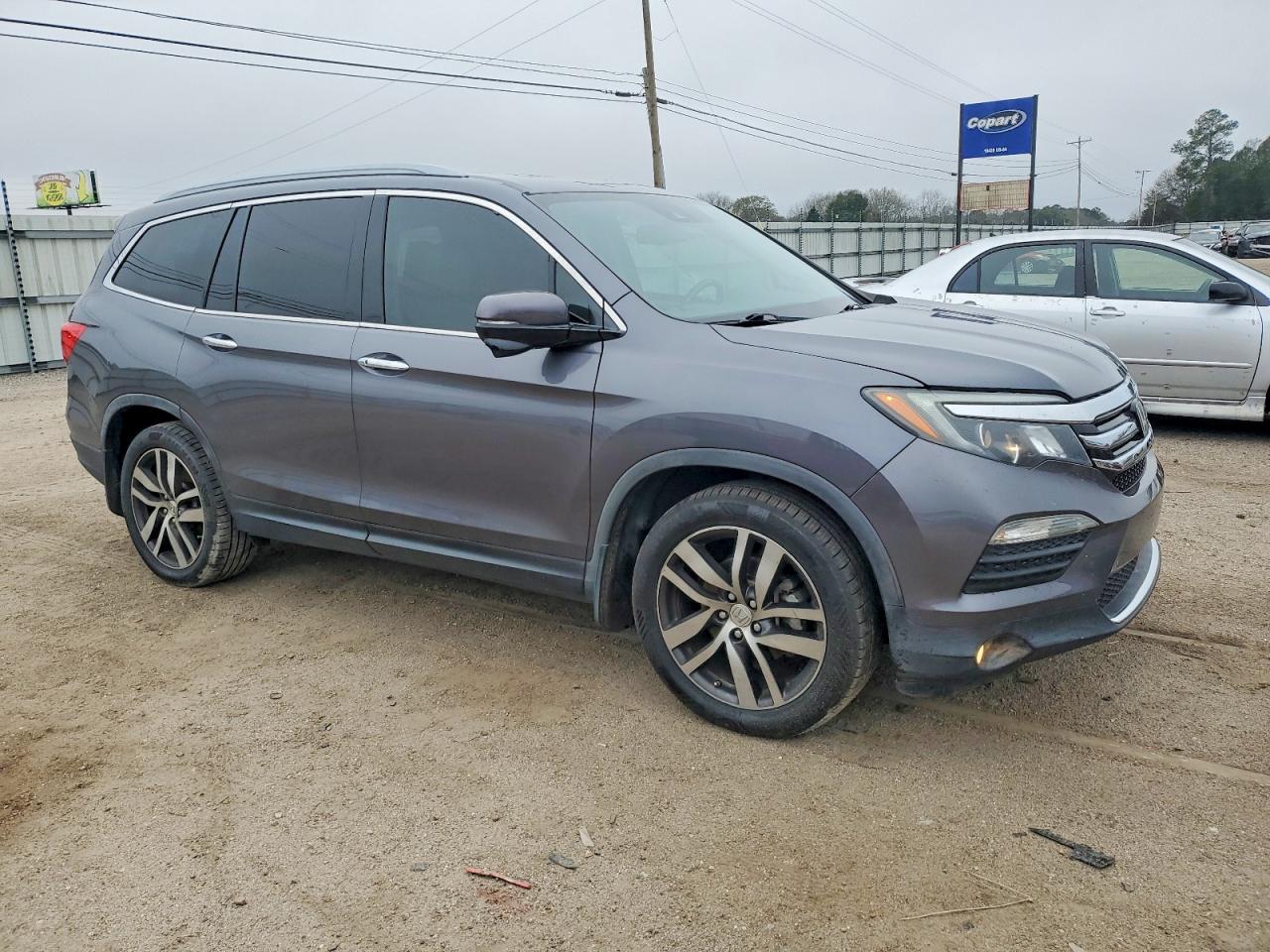 2016 HONDA PILOT TOURING photo 4