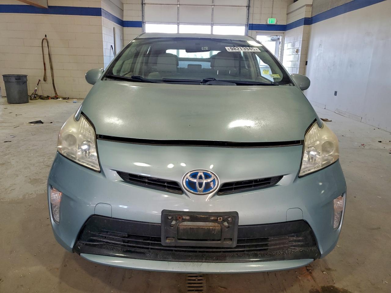 2015 TOYOTA PRIUS photo 5