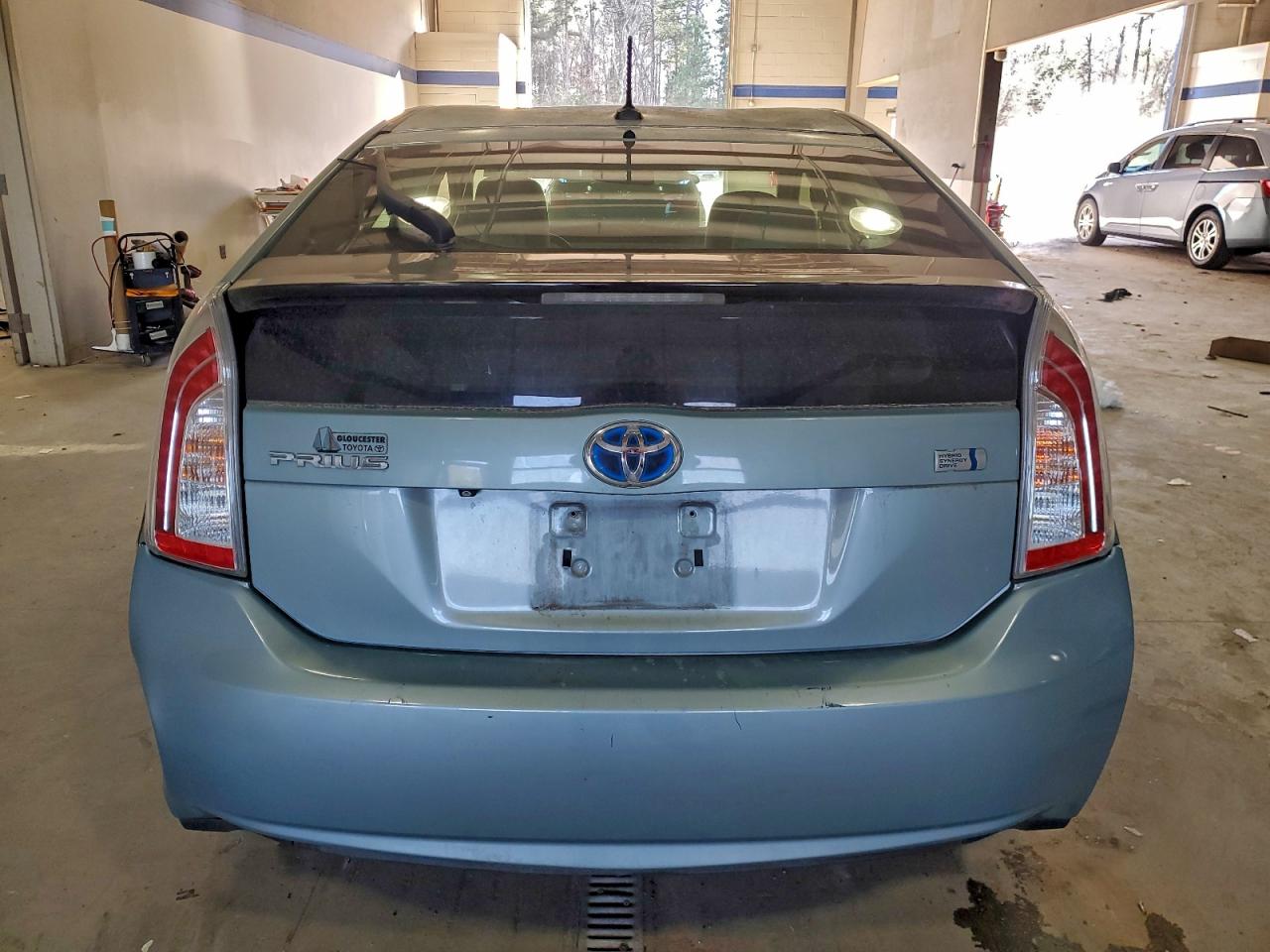 2015 TOYOTA PRIUS photo 6