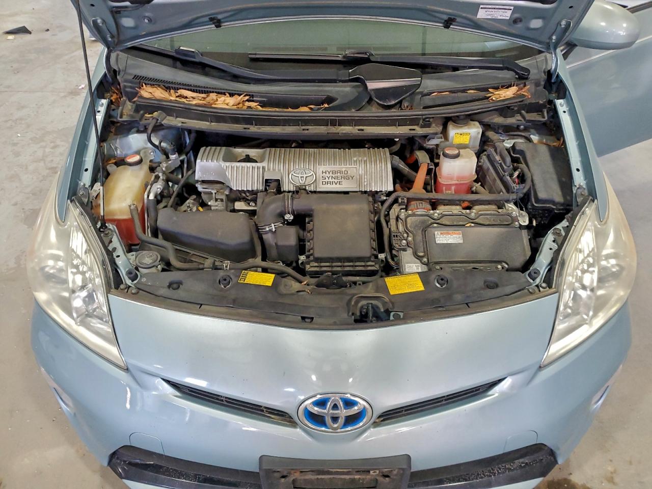 2015 TOYOTA PRIUS photo 11
