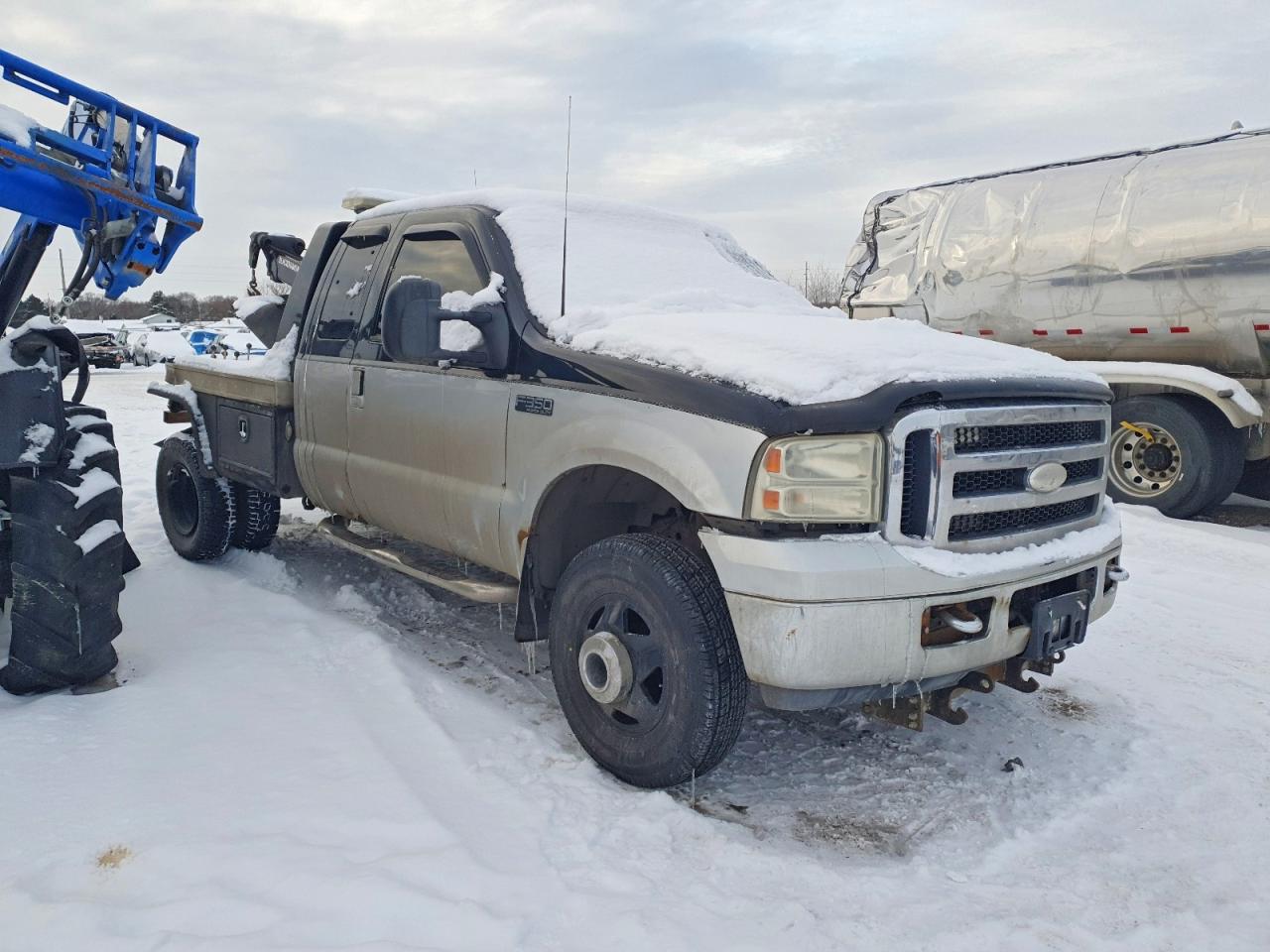 1999 FORD SUPER DUTY F-350 W/D photo 10
