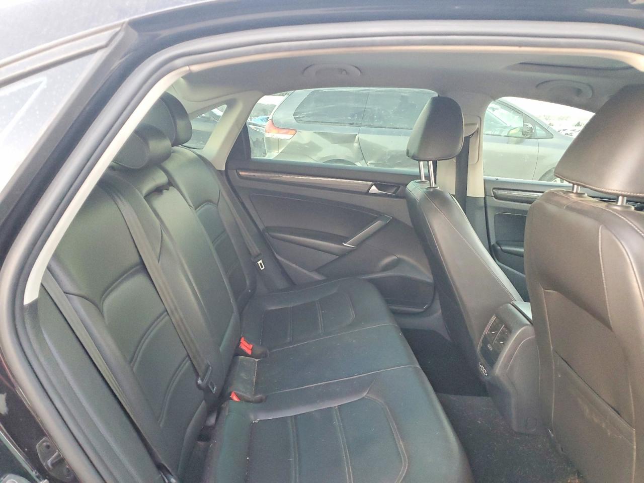 2020 VOLKSWAGEN PASSAT R-LINE photo 10