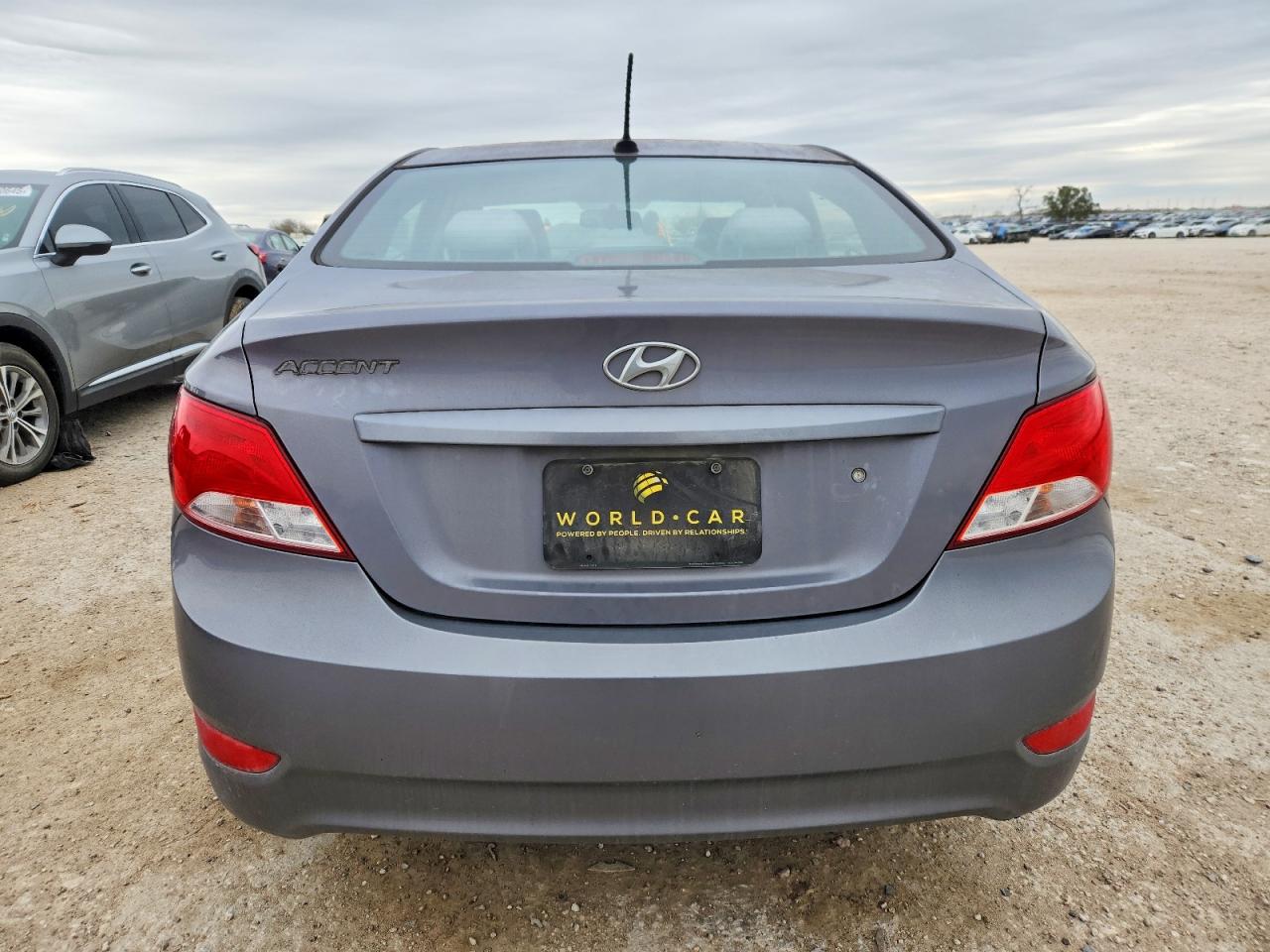 2017 HYUNDAI ACCENT SE photo 6