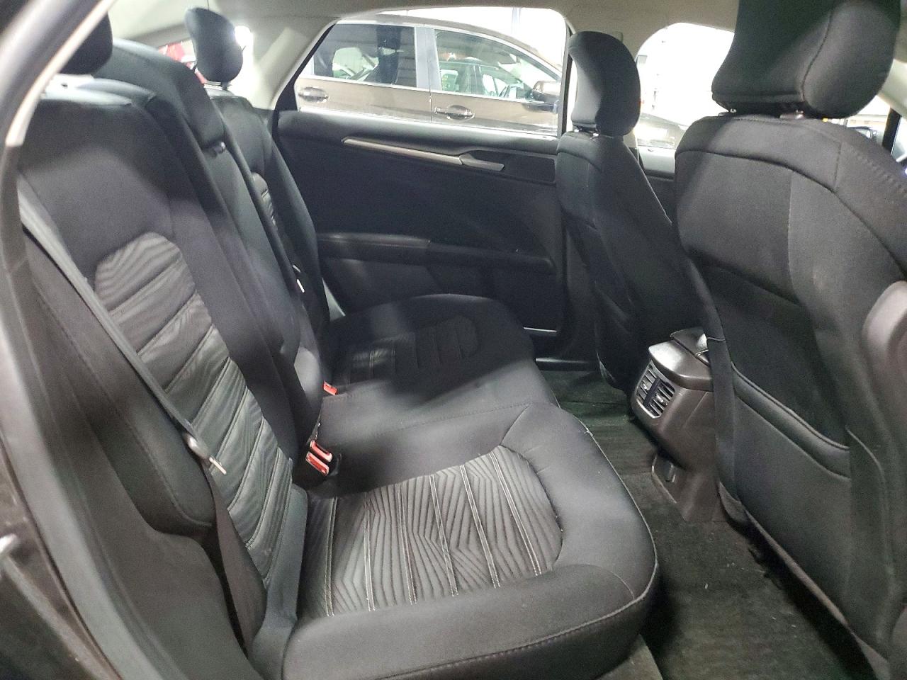 2016 FORD FUSION SE photo 19
