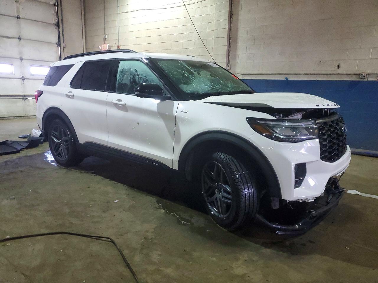2025 FORD EXPLORER ST-LINE photo 10