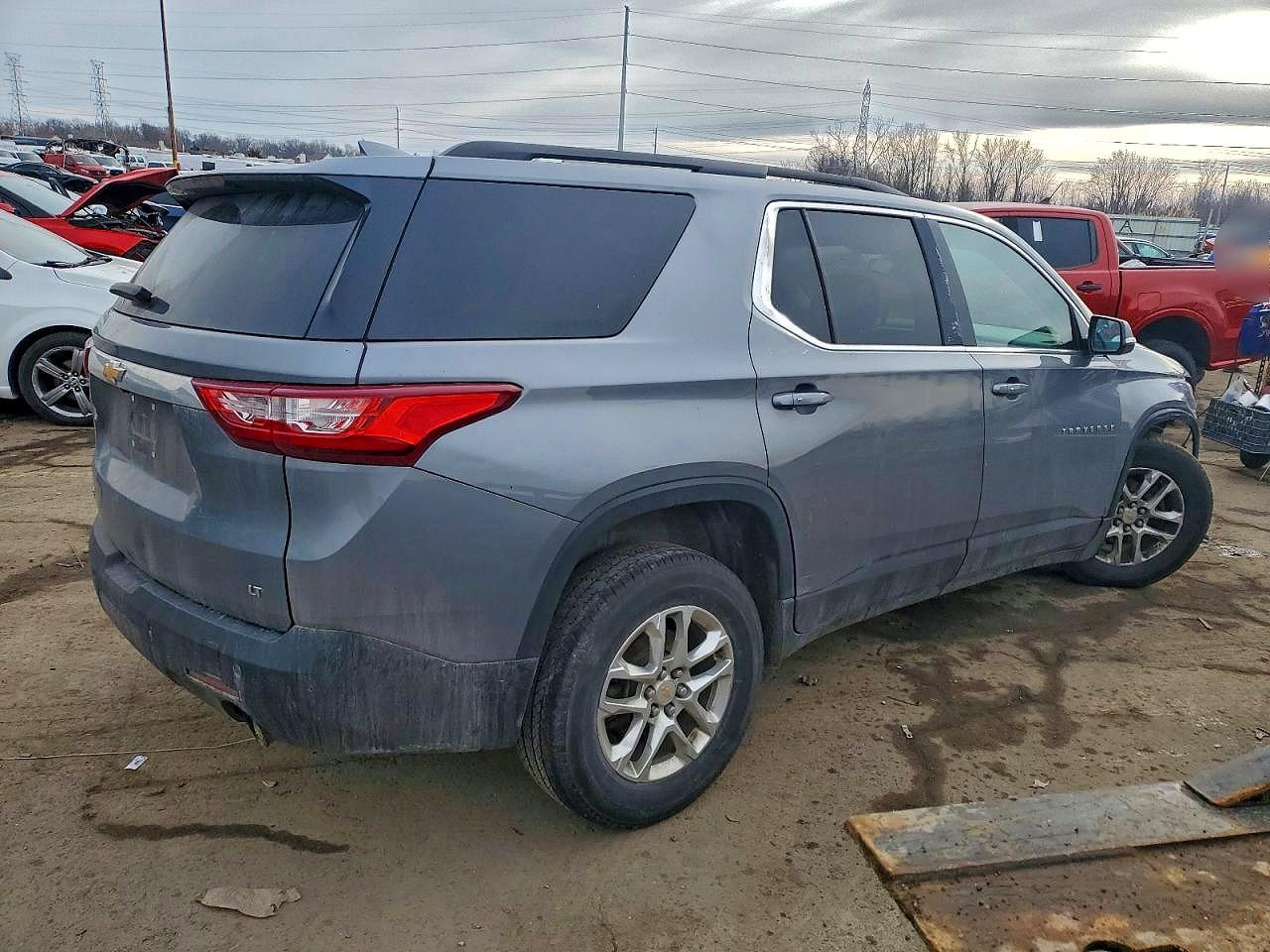 2020 CHEVROLET TRAVERSE LT photo 3