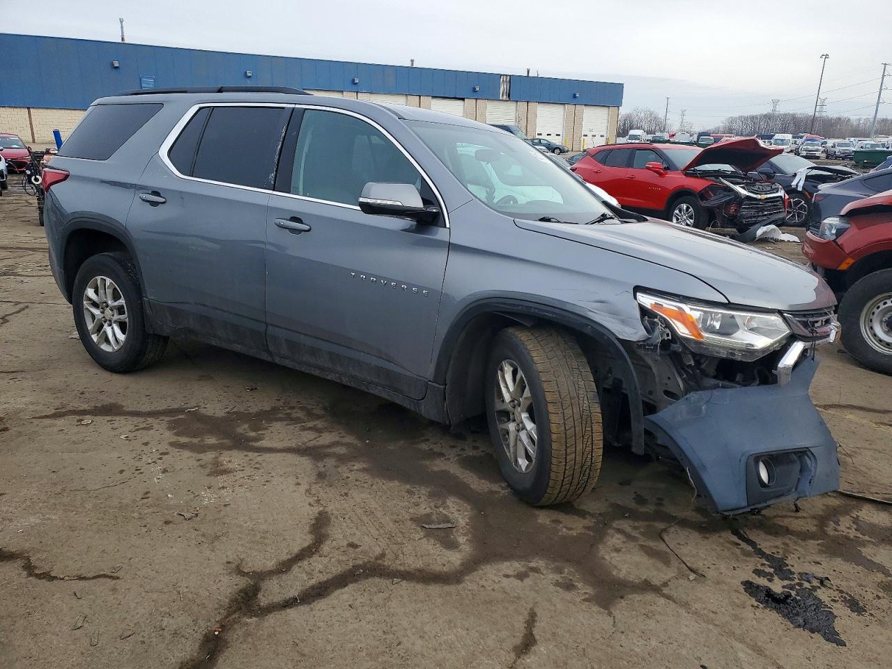 2020 CHEVROLET TRAVERSE LT photo 4
