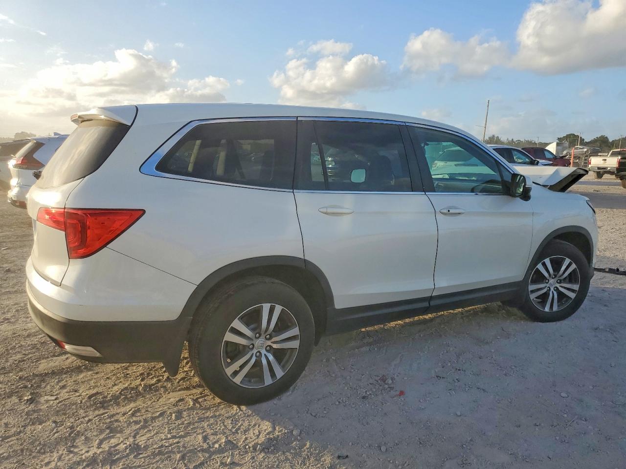 2016 HONDA PILOT EXL photo 3