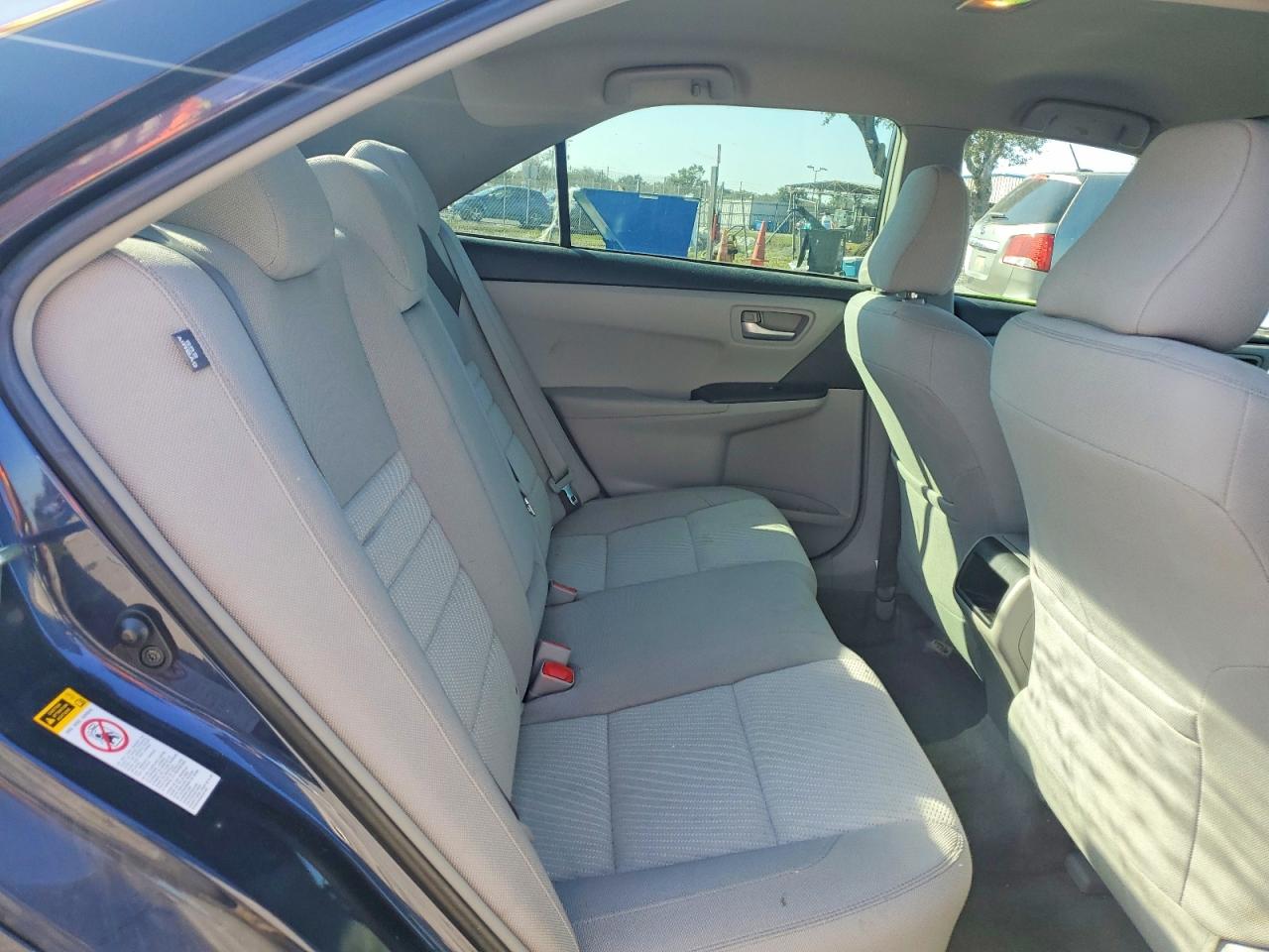 2017 TOYOTA CAMRY LE photo 19