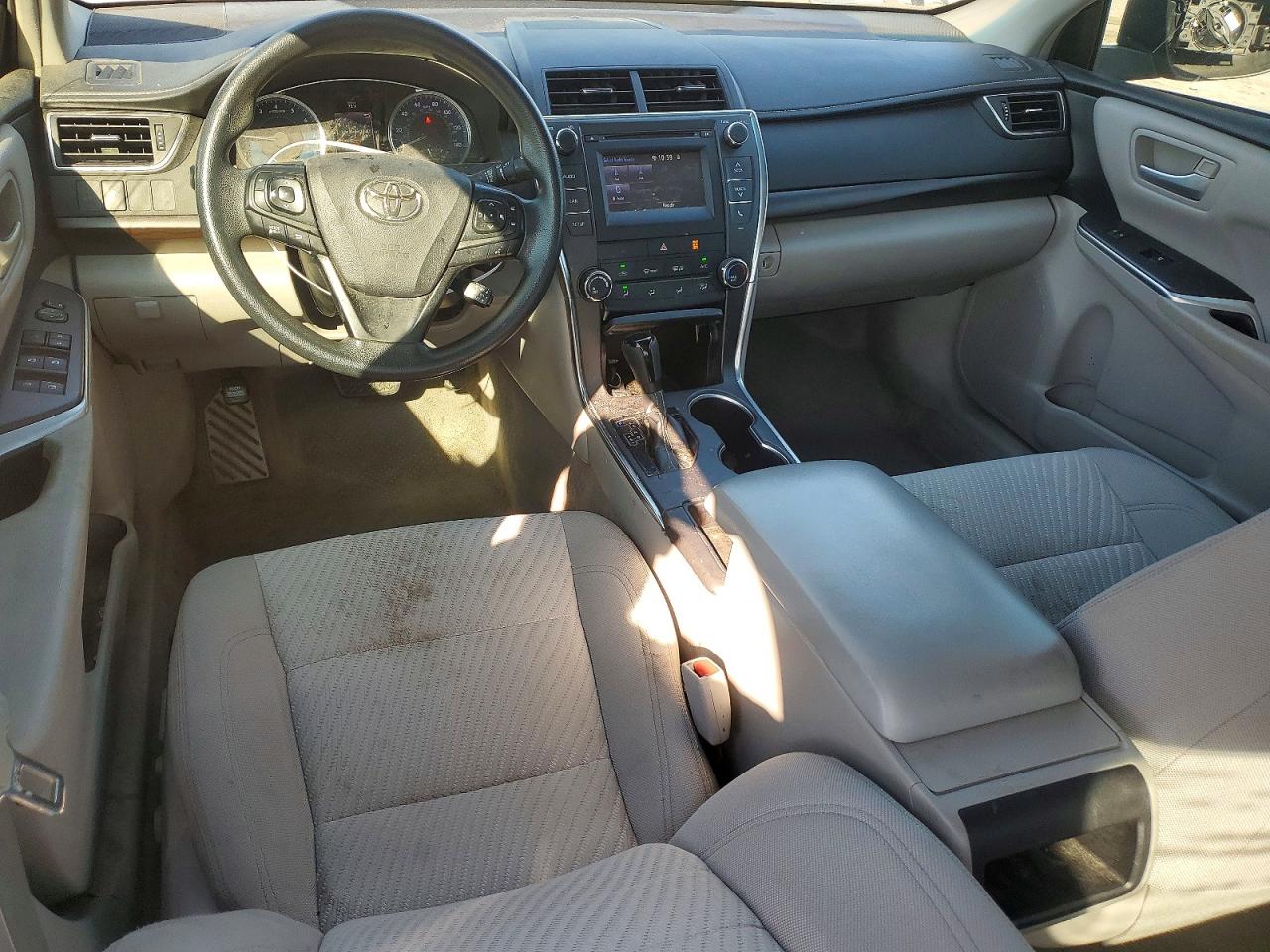 2017 TOYOTA CAMRY LE photo 15