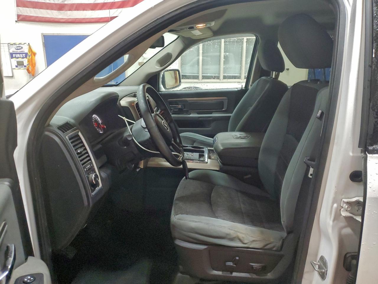 2013 RAM 1500 SLT photo 7