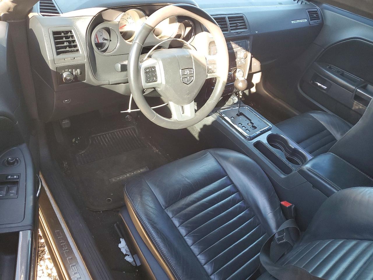 2013 DODGE CHALLENGER SXT photo 8