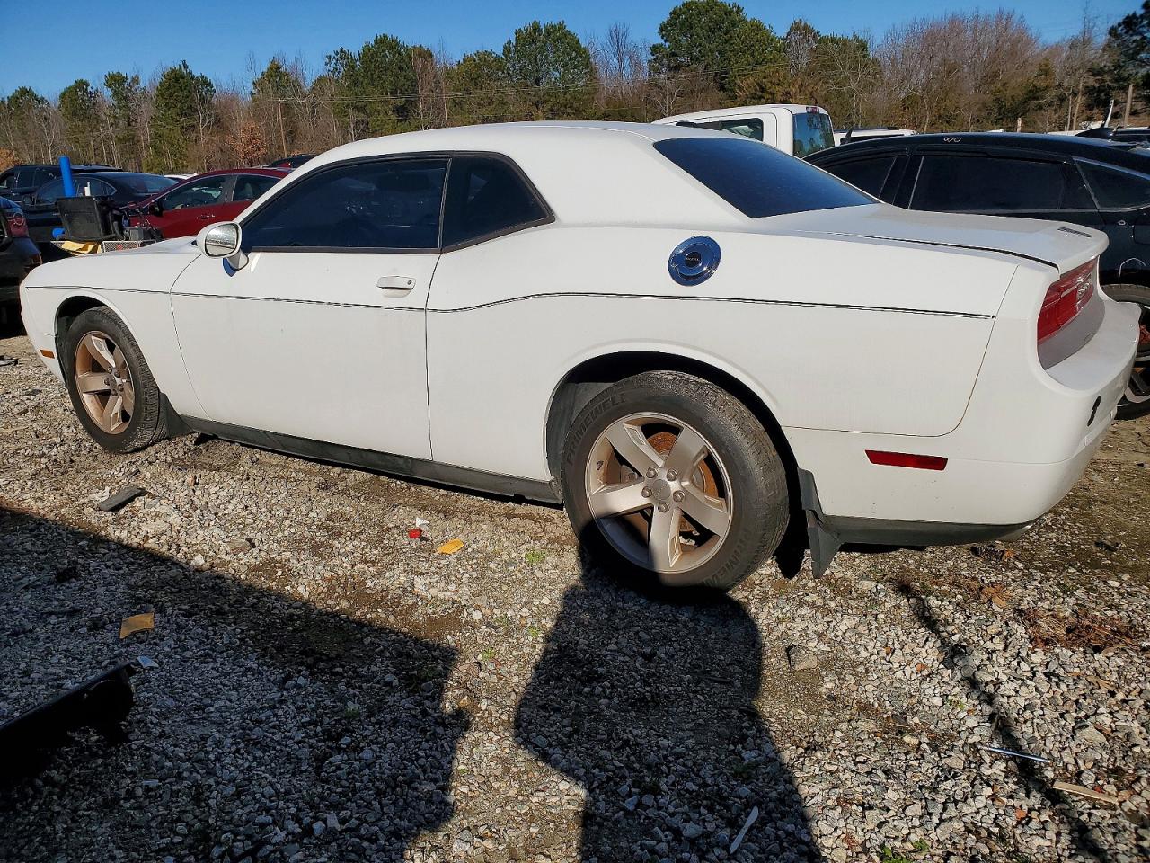 2013 DODGE CHALLENGER SXT photo 2