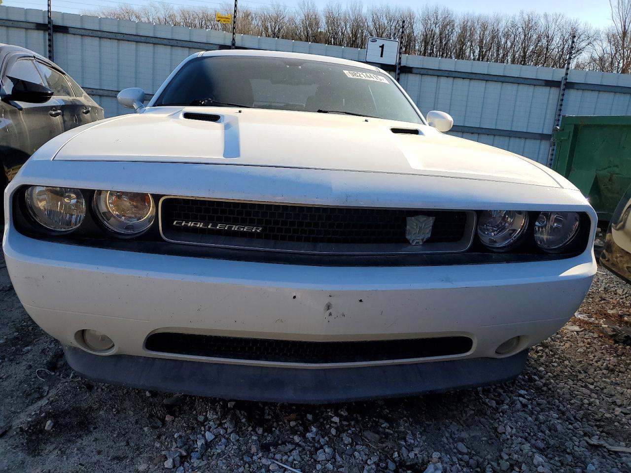 2013 DODGE CHALLENGER SXT photo 5