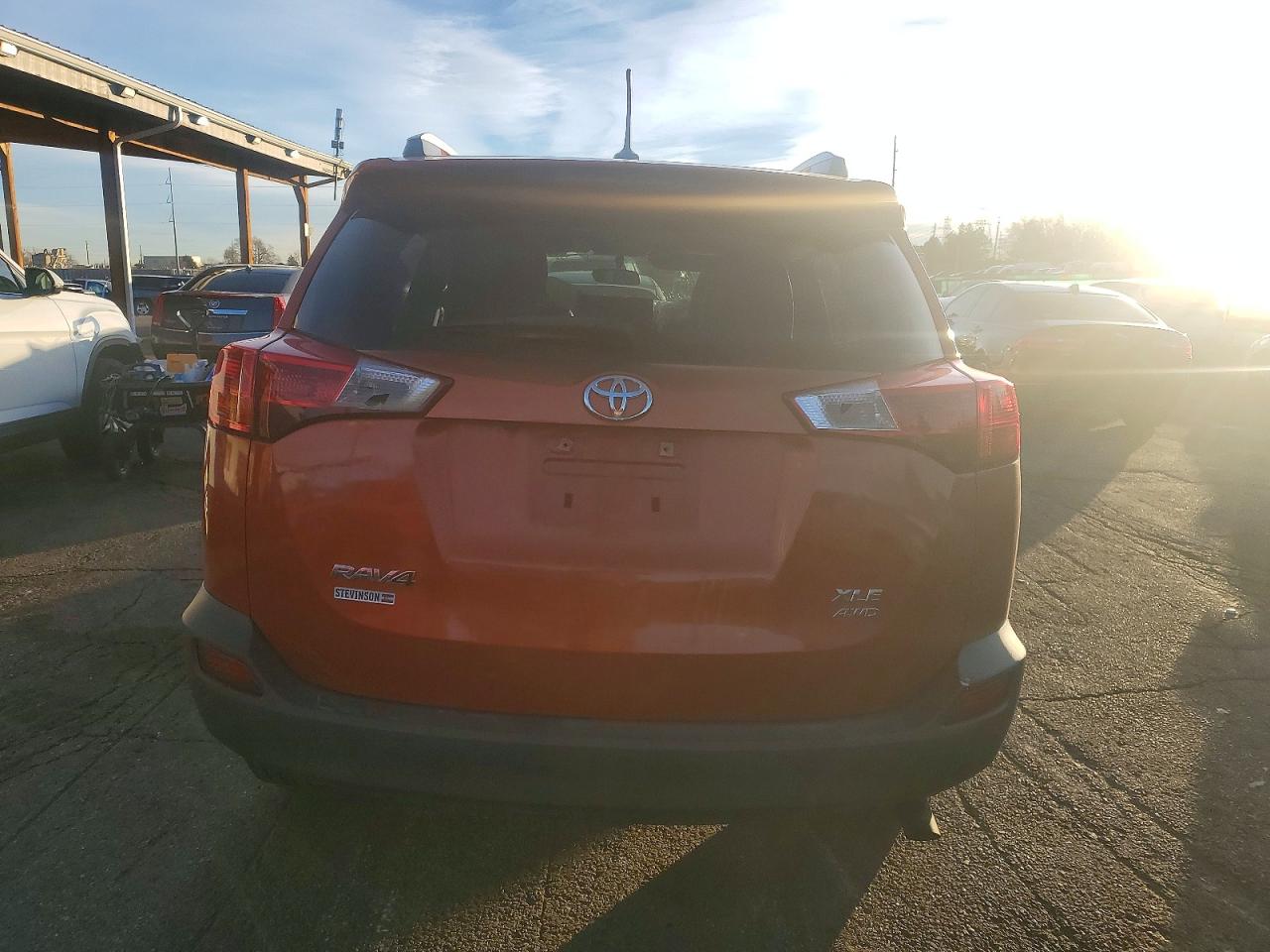 2015 TOYOTA RAV4 XLE photo 6