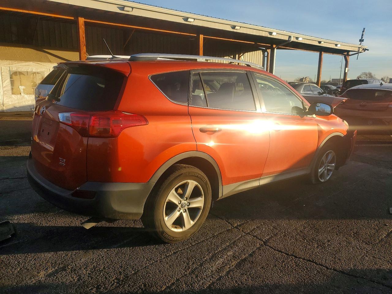 2015 TOYOTA RAV4 XLE photo 3