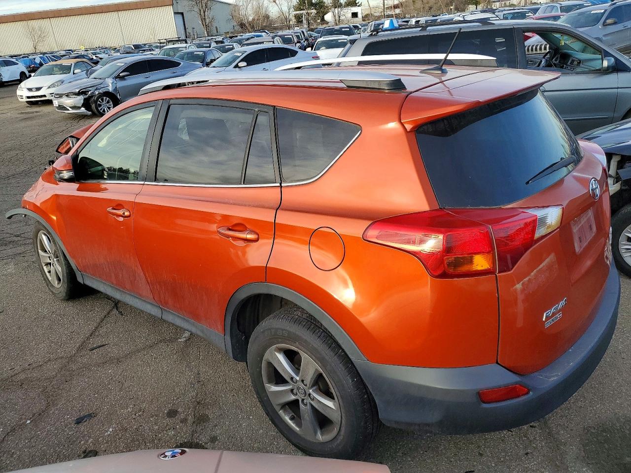 2015 TOYOTA RAV4 XLE photo 2