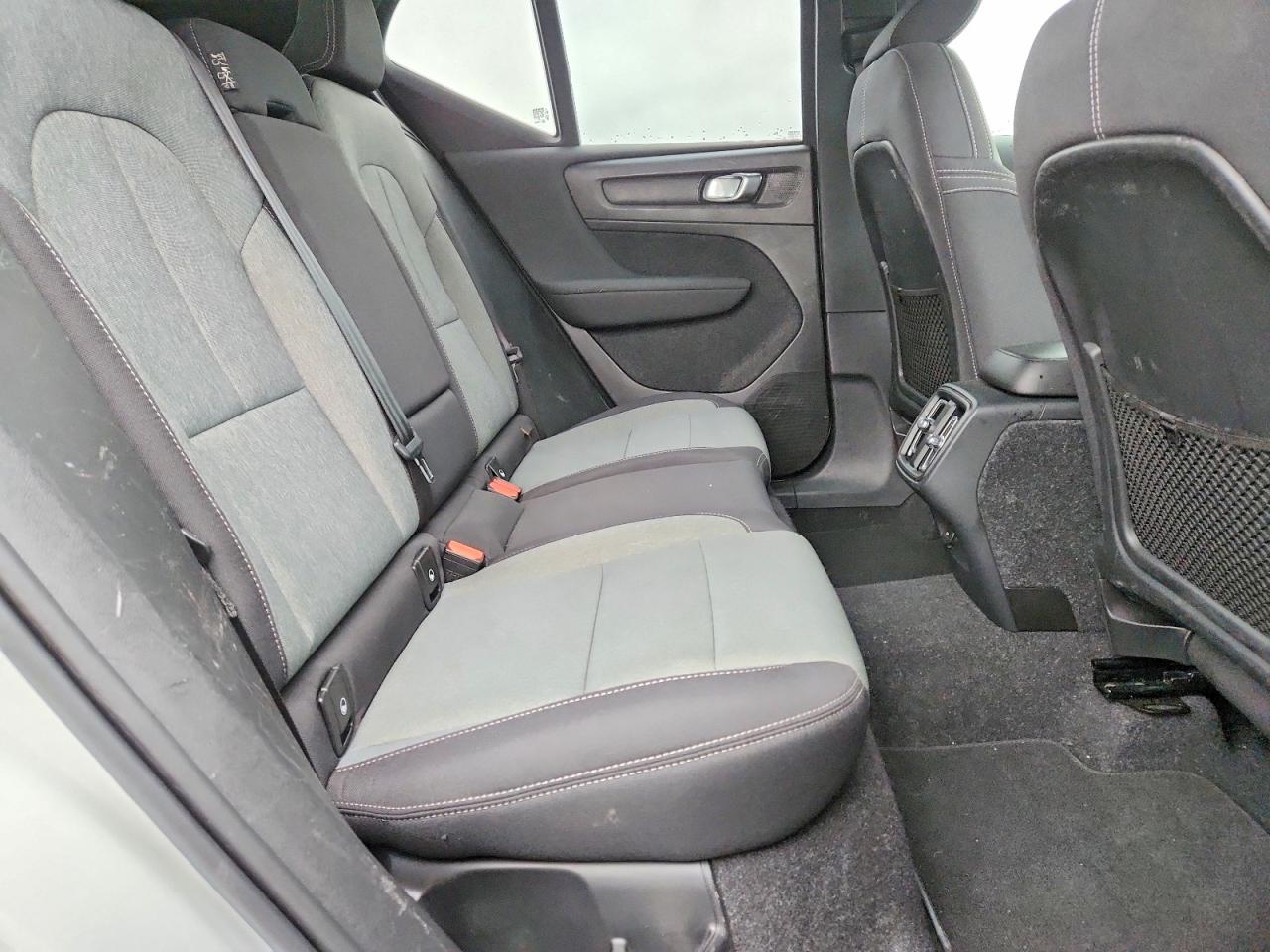 2023 VOLVO XC40 CORE photo 11