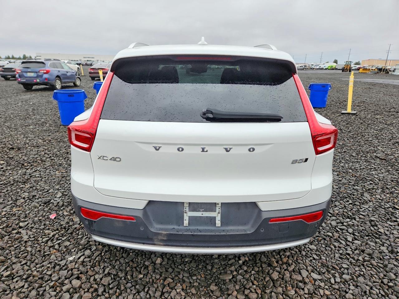 2023 VOLVO XC40 CORE photo 6