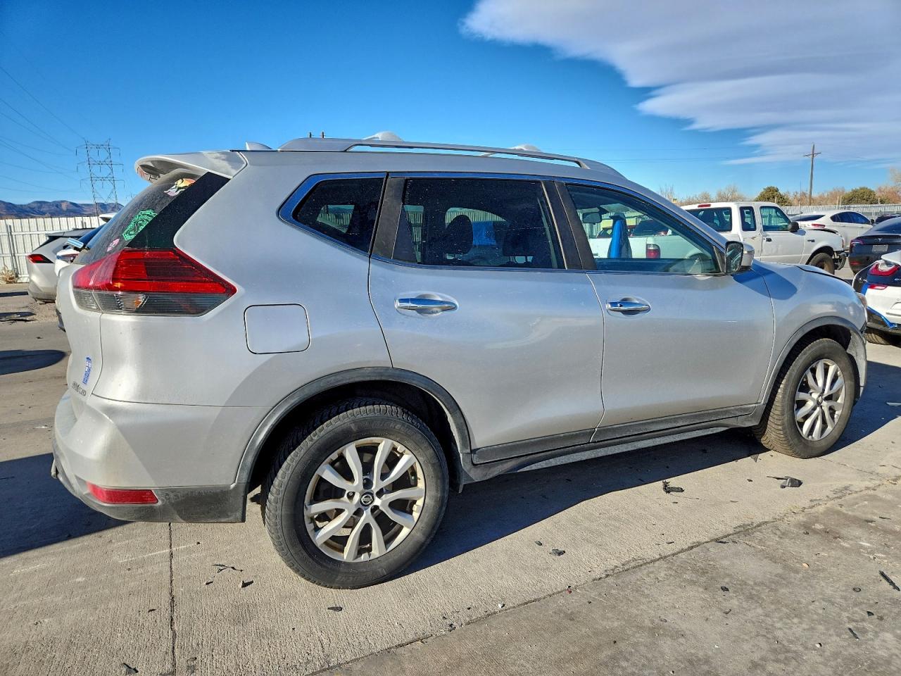 2017 NISSAN ROGUE S photo 3